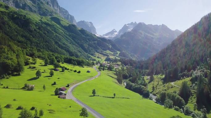 瑞士苏斯腾瑞士山口鸟瞰图