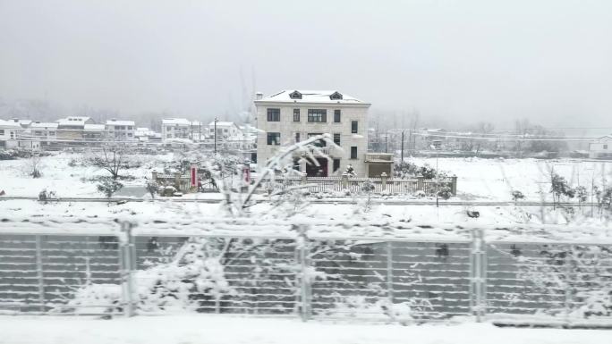 大雪高铁窗外唯美雪景雪国列车