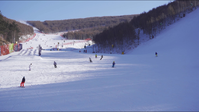 雪场滑雪