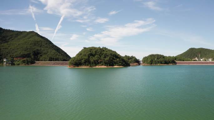 航拍金华北山双龙风景区鹿田水库沙滩