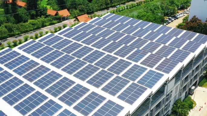 可持续太阳能光伏组件航拍绿色节能光伏板