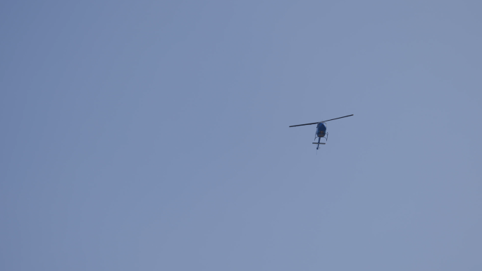 4k 直升机从远处飞来