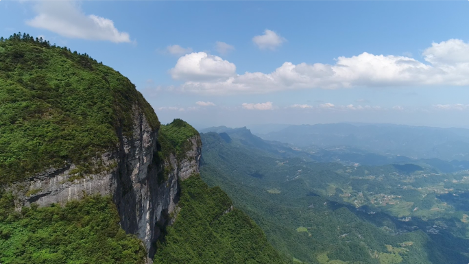 航拍重庆摩围山