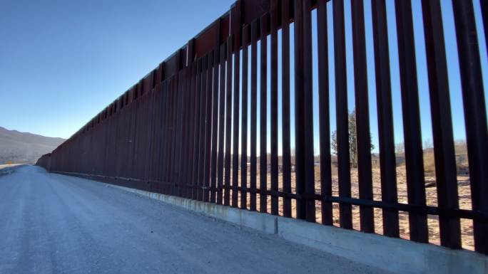 墨西哥和美国之间的国际边界墙