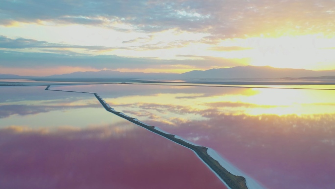 盐湖航拍粉色盐湖自然奇观