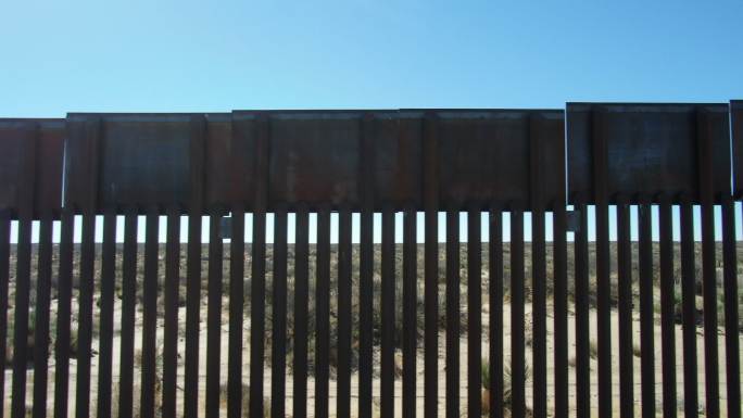 墨西哥和美国之间的国际边界墙