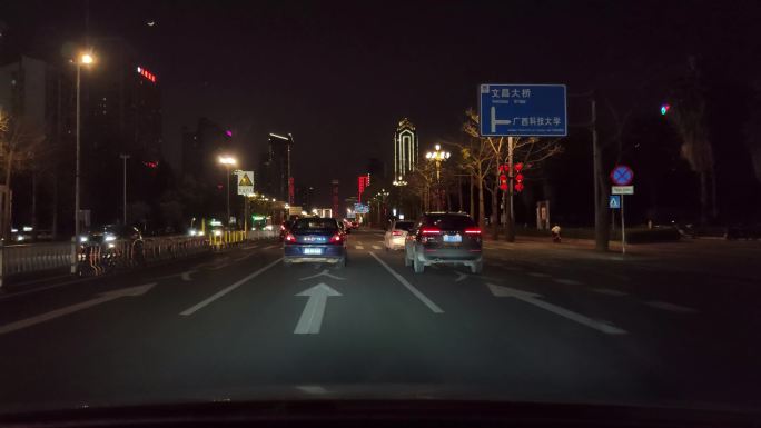 夜晚开车行车记录仪视频柳州文昌路段