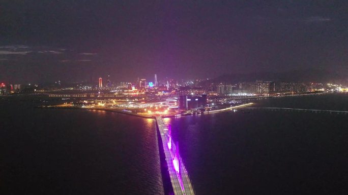 珠海港珠澳大桥人工岛口岸夜景