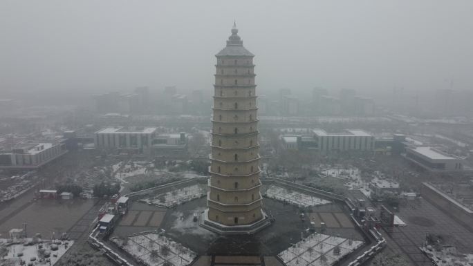 崇文塔雪景航拍，滑动变焦