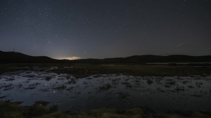 云南昭通大山包大海子星空倒影