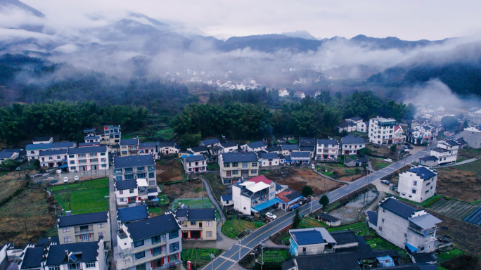 皖南山区 航拍 穿云 山村