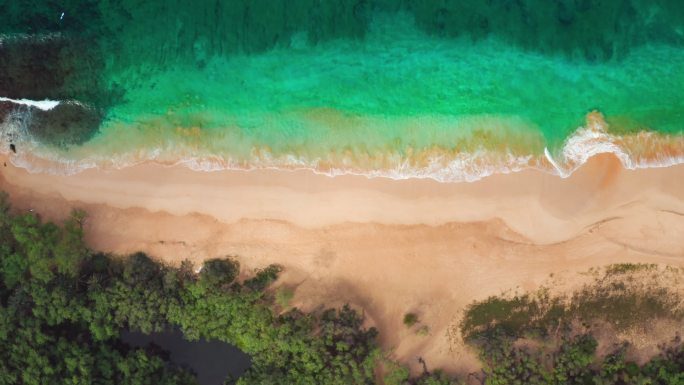 海浪破碎的景象三亚厦门青岛风景海南海岛