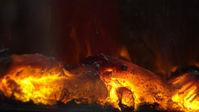 燃烧的炭火炉火木炭烧烤 (1)