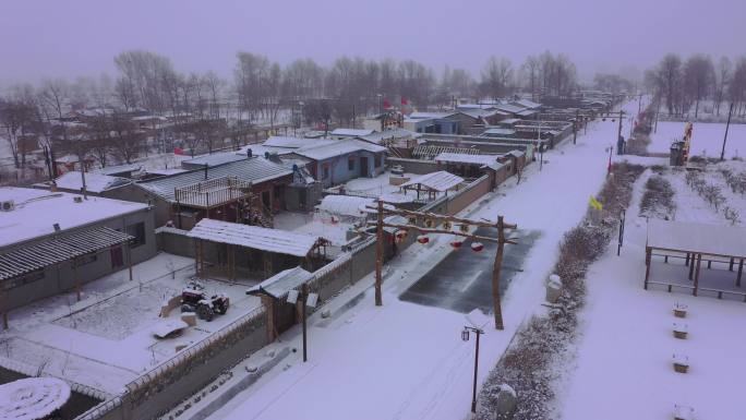 下雪天民俗风情村