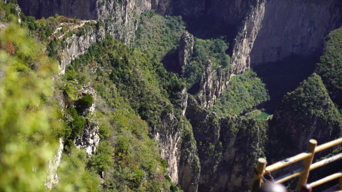 山间公路，自然美景，虚实变焦