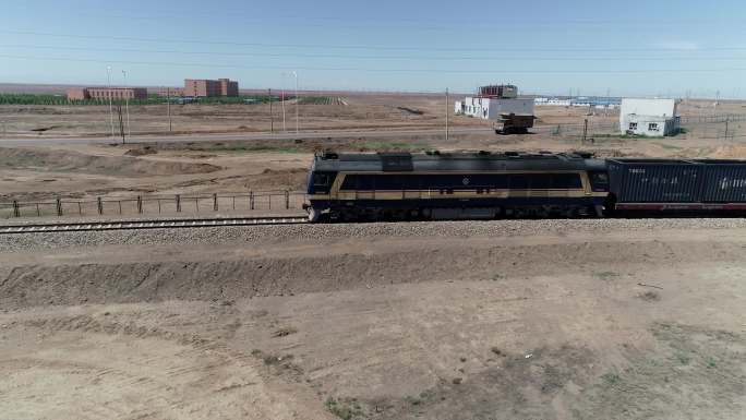 火车拉煤航拍4K拍摄4K压缩包