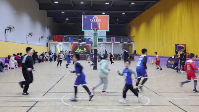儿童篮球馆训练 体育强国 少儿篮球场
