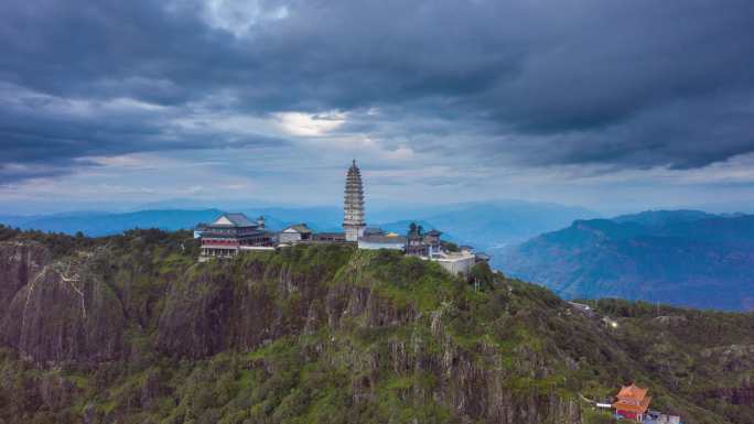 航拍宾川鸡足山