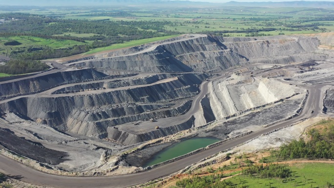 煤矿航拍大景空镜素材矿场