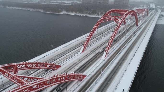冬季 城市 下雪 桥梁  交通 冰雪