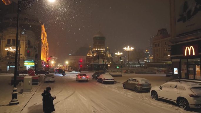 大雪来袭哈尔滨索菲亚教堂上演雪色浪漫19