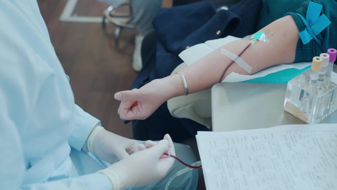 1080P移动献血车无偿献血