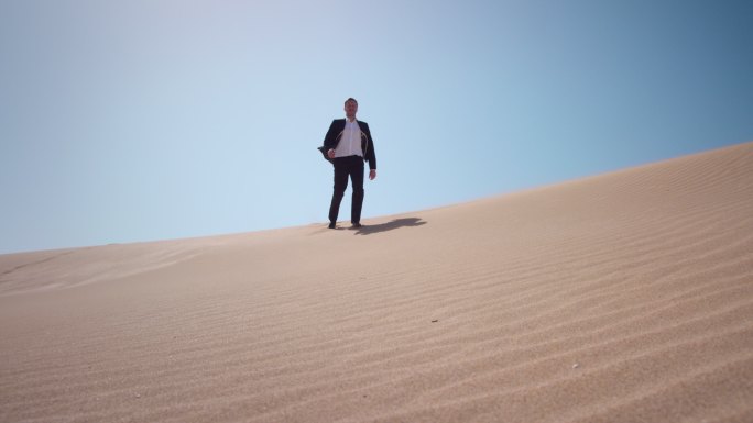 沙漠中的商人黄沙成功沙海沙地