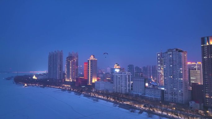 动力滑翔伞飞越哈尔滨公路大桥和松花江15