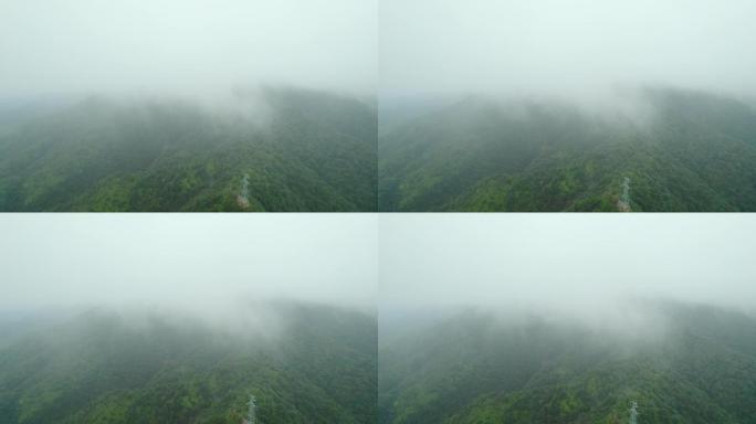 被大雾笼罩的山脉航拍