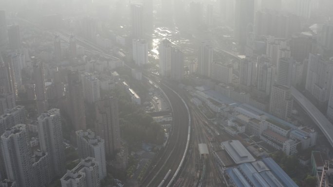4K-log-航拍薄雾中的上海城市全景