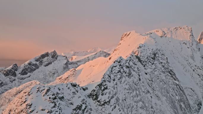 挪威多雪山峰国外外国高山雪景雪山