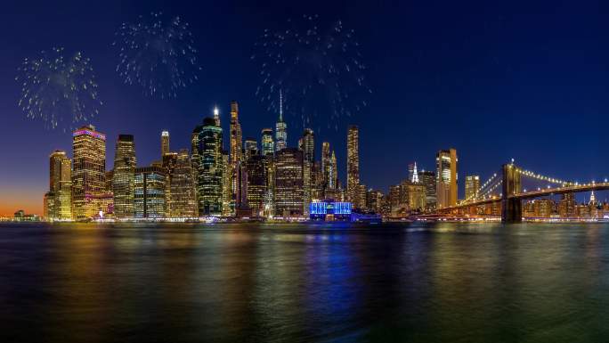曼哈顿下城和布鲁克林大桥在夜晚的全景图