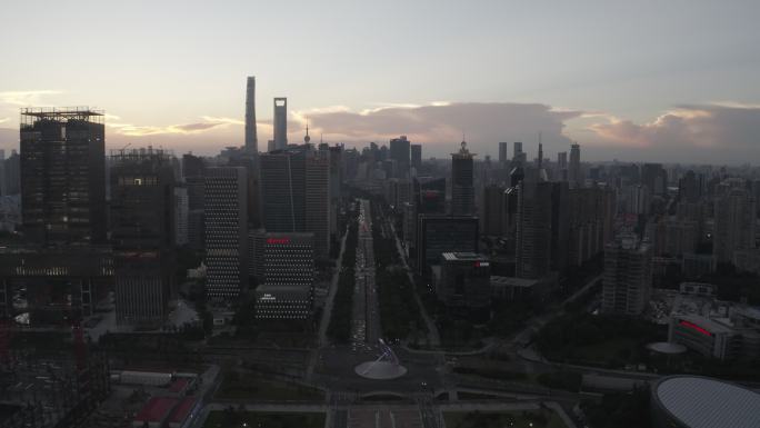 4K上海世纪大道城市道路夜景航拍