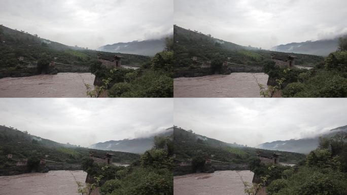 怒江上古老的铁索桥