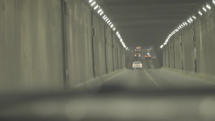 汽车内通道跟拍