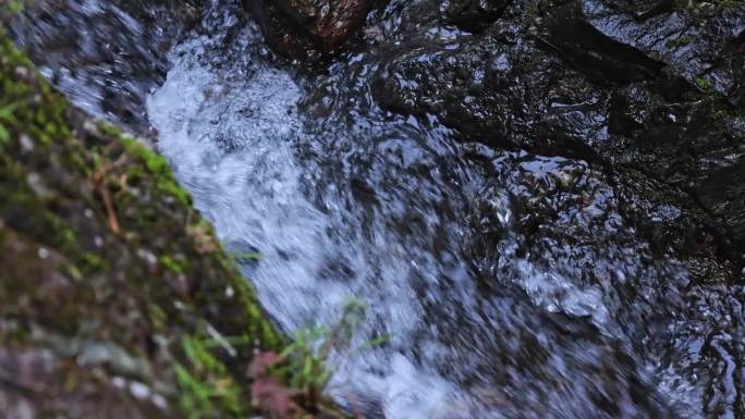 保护纯天然泉水