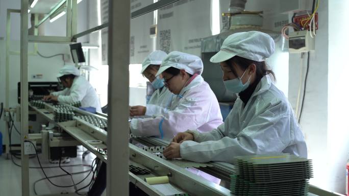 电子厂生产加工工人设备制造富士康芯片