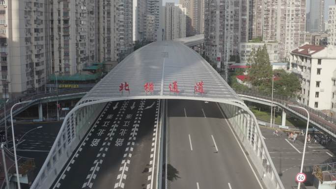 4K-Log建成通车的上海北横通道