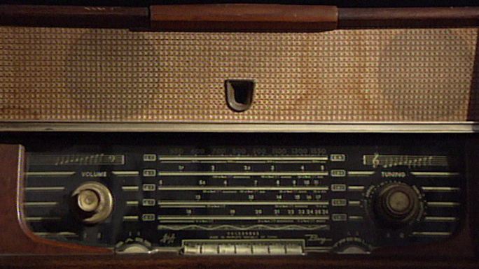 五十年代老式收音机