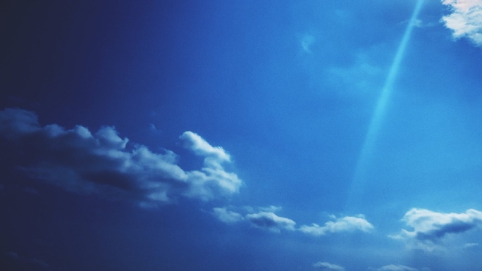 【HD天空】蓝色阴云阴天阳光光线忧郁朦胧