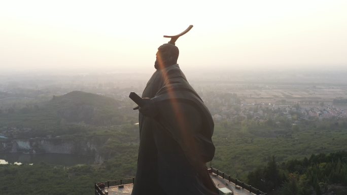 芒砀山刘邦雕像