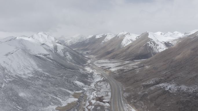 西藏高原交通高速路G4218 G318