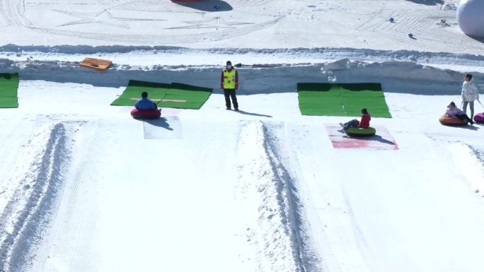 滑雪场航拍市民游客滑雪娱乐休闲