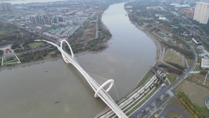 航拍江苏南京之眼步行桥地标建筑