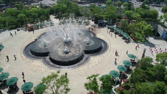 杭州武林商圈西湖文化广场喷泉航拍人群