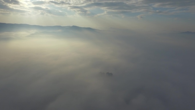 航拍高空云海看日出