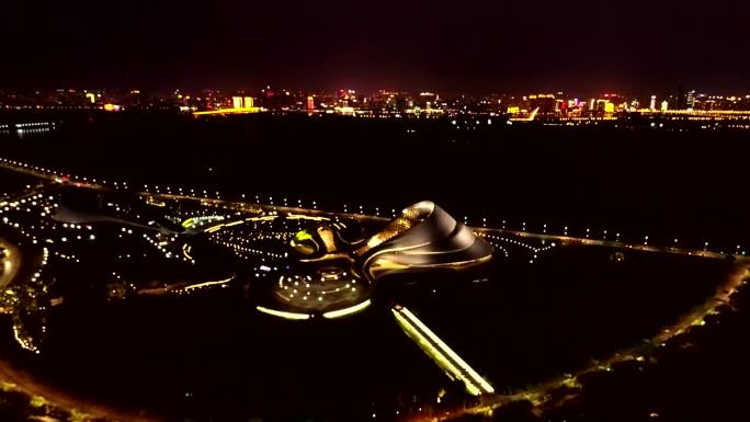 夜幕下的哈尔滨音乐大剧院灯光璀璨美轮美奂