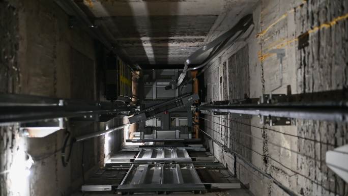 4K电梯井运行电梯保养维护安全生产机械
