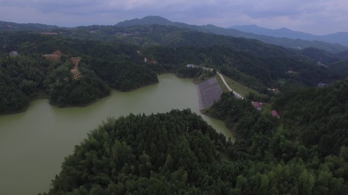 航拍高海拔水库