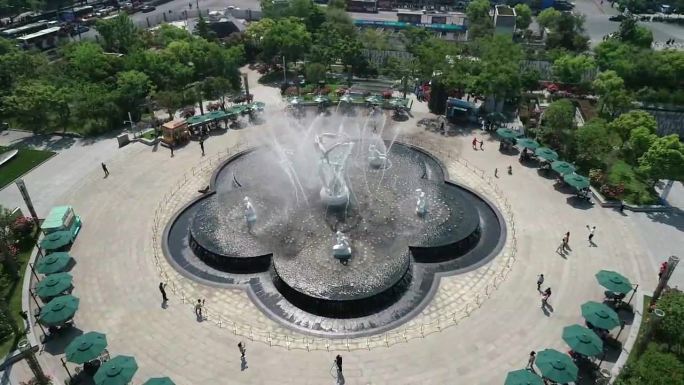 杭州武林商圈西湖文化广场喷泉航拍人群